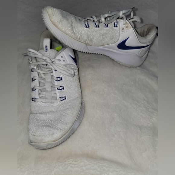 Nike Zoom White Athletic Shoes - Picture 1 of 7
